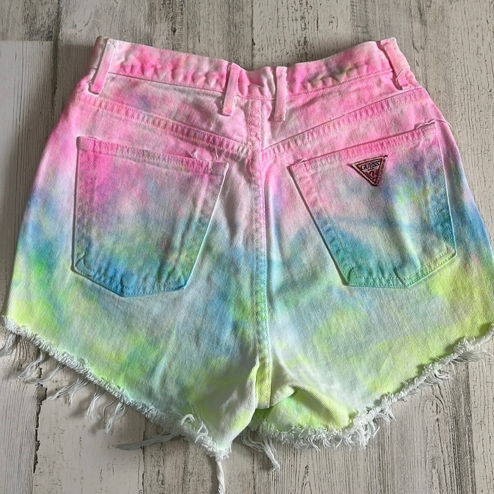 Vintage Guess tie dye hi rise shorts size 29 - Picture 1 of 10